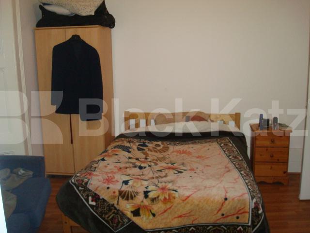 			NEW INSTRUCTION, Studio Apartment, 1 bath, 1 reception Flat			 Leconsfield Road, HIGHBURY N5